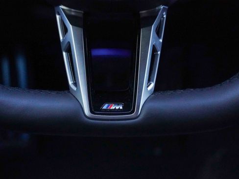 Certified 2023 BMW 760i xDrive w/ Executive Package image 23