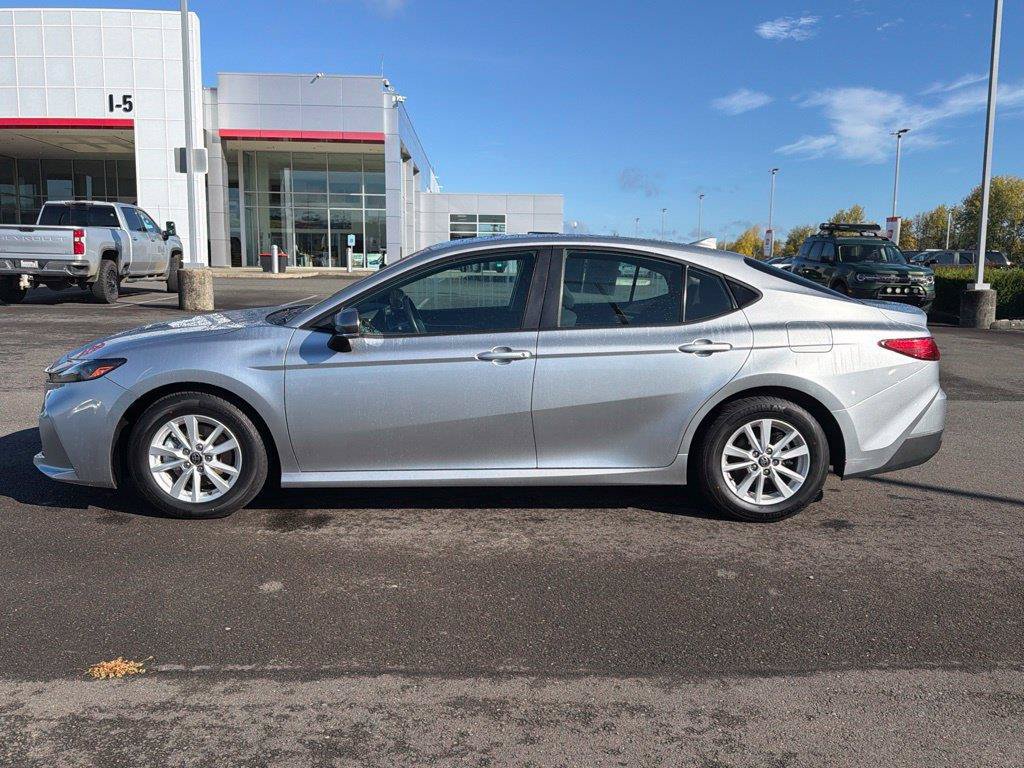 Used 2025 Toyota Camry LE FWD image 11