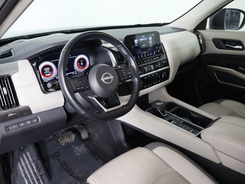 Used 2022 Nissan Pathfinder Platinum w/ Cargo Package image 30