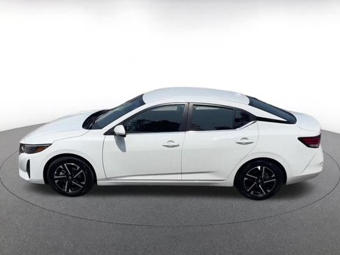 Used 2025 Nissan Sentra SV FWD image 9
