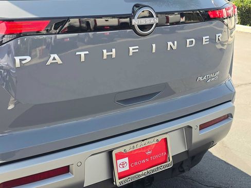 Used 2025 Nissan Pathfinder Platinum AWD/4WD image 15