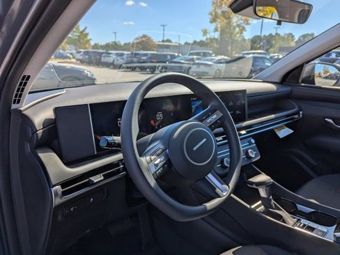 New 2026 Hyundai Tucson SE image 12