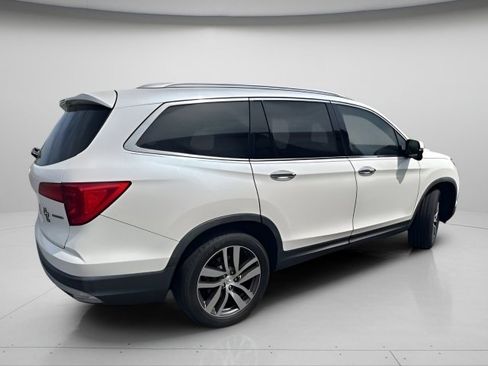 Used 2017 Honda Pilot Touring image 6