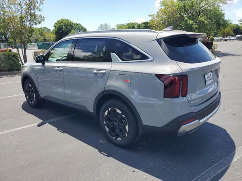 New 2026 Kia Sorento S FWD image 3