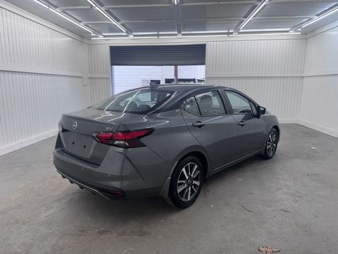 Used 2021 Nissan Versa SV FWD image 5