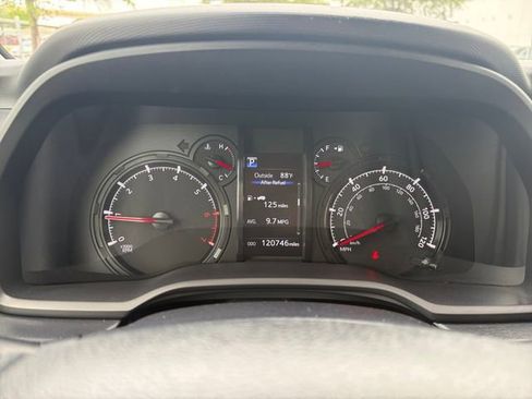 Used 2021 Toyota 4Runner SR5 Premium w/ Moonroof Package RWD image 9
