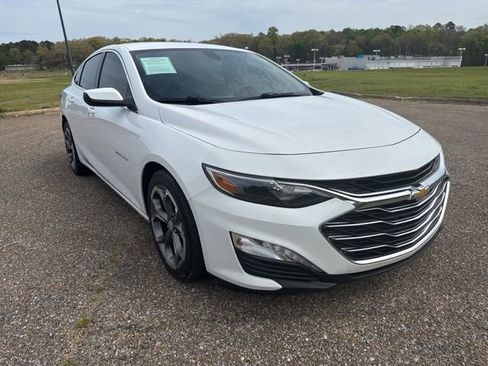 Used 2021 Chevrolet Malibu LT image 2