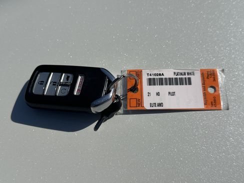 Used 2021 Honda Pilot Elite image 38