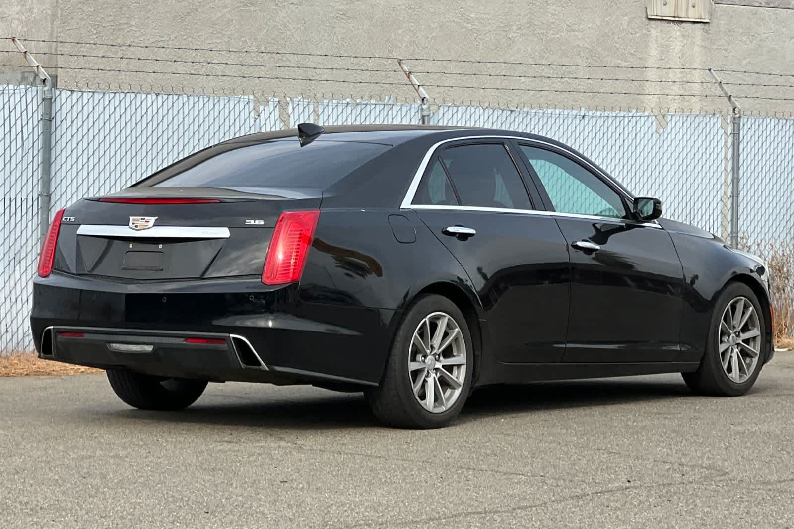 Used 2019 Cadillac CTS Luxury RWD image 3