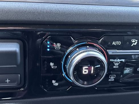 Used 2022 GMC Sierra 1500 SLT image 42