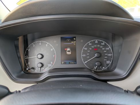 Used 2023 Toyota Corolla LE image 28