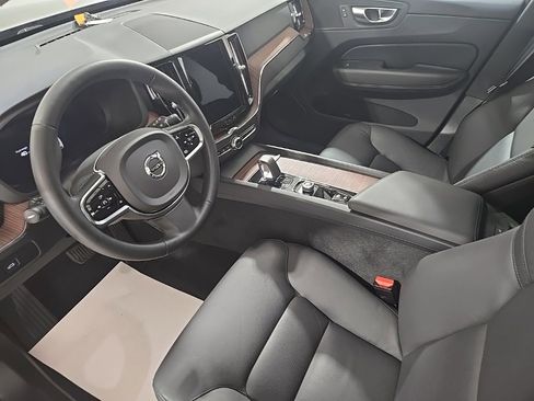 Used 2023 Volvo XC60 B5 Plus w/ Climate Package image 18