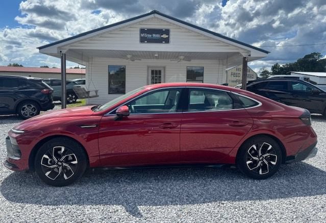 Used 2025 Hyundai Sonata SEL FWD image 1