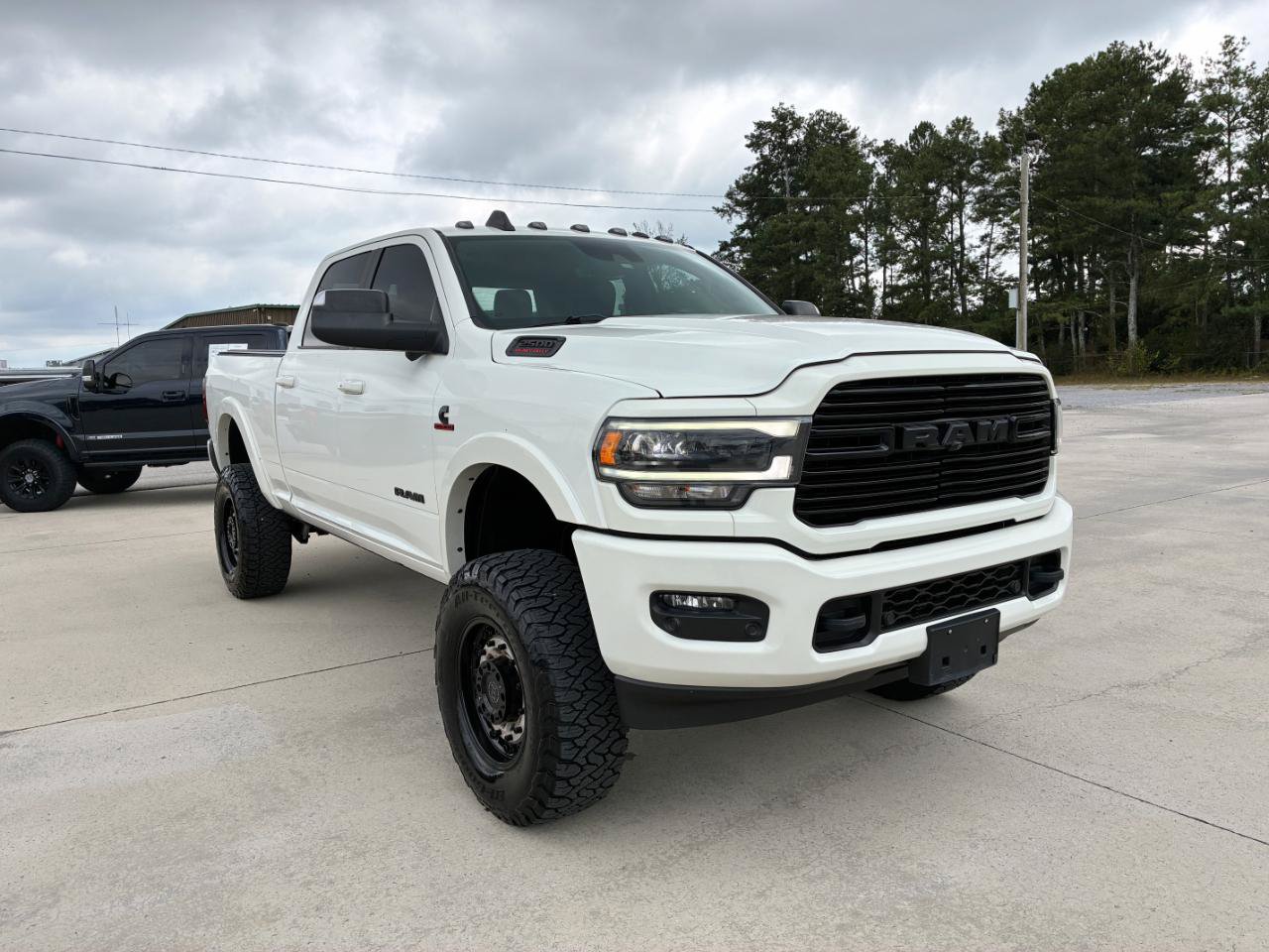 Used 2020 RAM 2500 Laramie w/ Night Edition AWD/4WD image 4