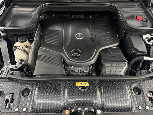 Used 2020 Mercedes-Benz GLS 450 4MATIC image 31