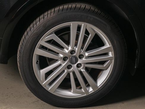 Used 2019 Audi Q5 2.0T Premium Plus w/ Premium Plus Package image 19