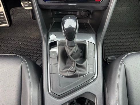 Used 2022 Volkswagen Tiguan SE R-Line image 30