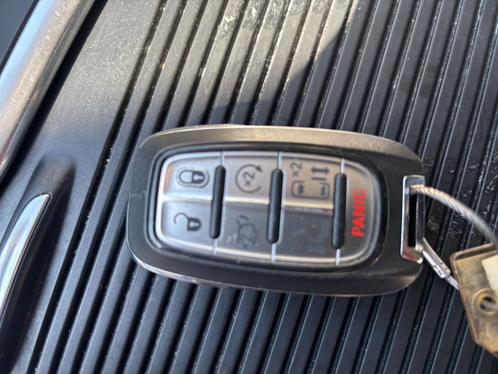 Used 2024 Chrysler Pacifica Touring-L FWD image 22
