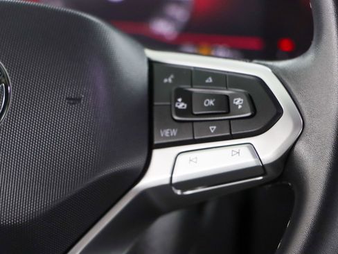 Used 2023 Volkswagen Tiguan SE R-Line FWD image 14