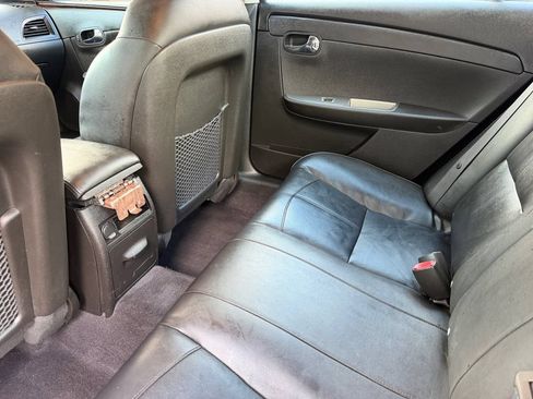Used 2010 Chevrolet Malibu LTZ FWD image 16