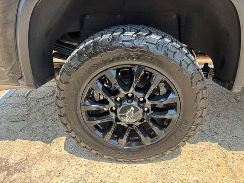 Used 2025 Chevrolet Silverado 2500 LT w/ Trail Boss Package AWD/4WD image 8