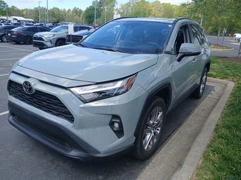 Used 2023 Toyota RAV4 XLE Premium image 2