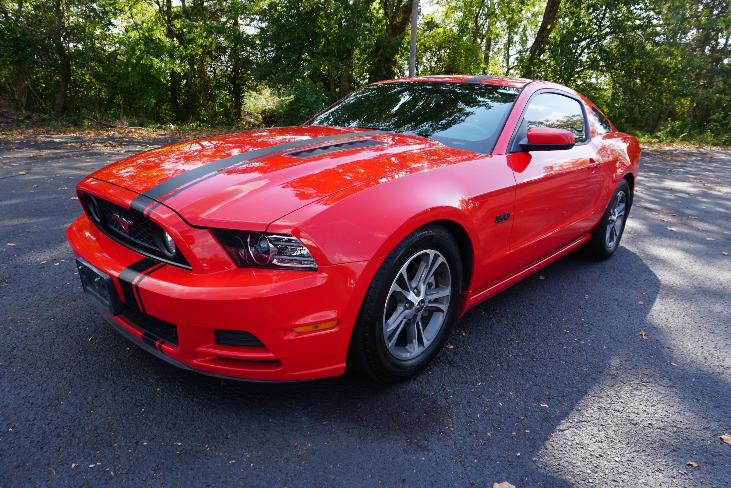 Used 2013 Ford Mustang GT Premium w/ Electronics Pkg RWD image 4