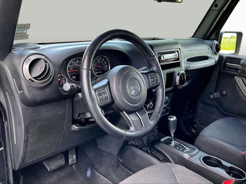 Used 2016 Jeep Wrangler Sport w/ Connectivity Group AWD/4WD image 18