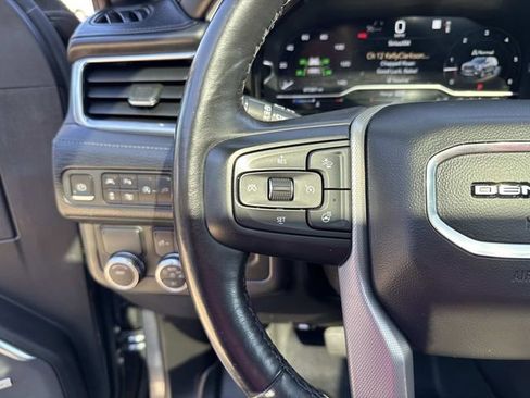 Used 2022 GMC Yukon XL Denali image 24