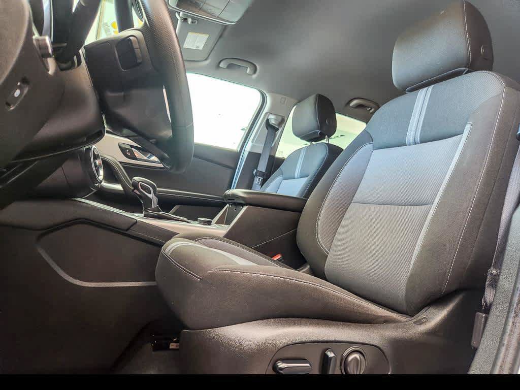 Used 2025 Chevrolet Blazer LT FWD image 9