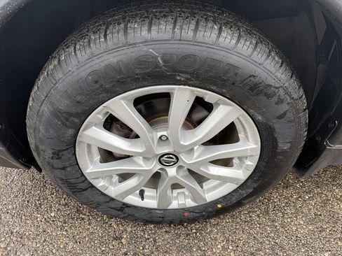 Used 2020 Nissan Rogue S w/ Special Edition Package image 10