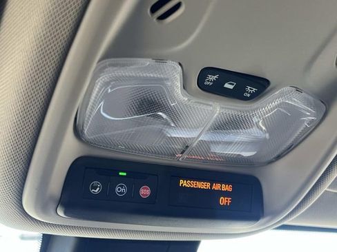 Used 2022 Buick Encore GX Select w/ Sport Touring Package FWD image 30