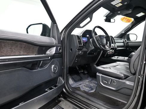 Used 2021 Ford Expedition Max Limited AWD/4WD image 4