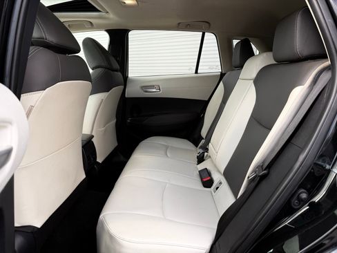 Used 2024 Toyota Corolla Cross XLE w/ Convenience Package image 21