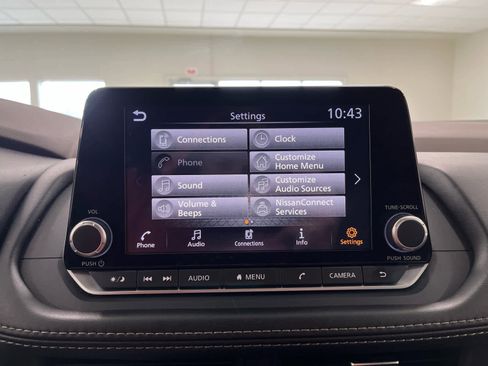 Used 2023 Nissan Rogue SV image 35