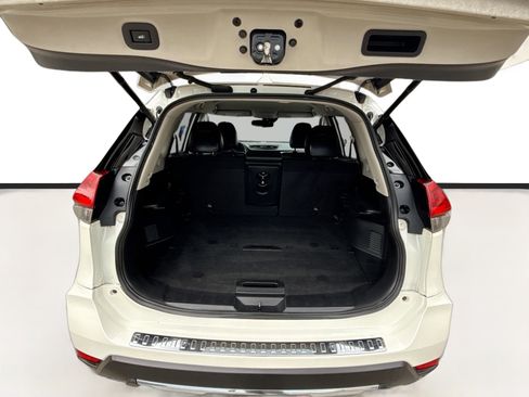 Used 2017 Nissan Rogue SL image 25