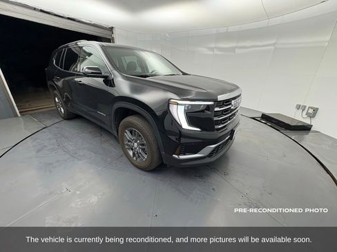 Used 2025 GMC Acadia Elevation image 8