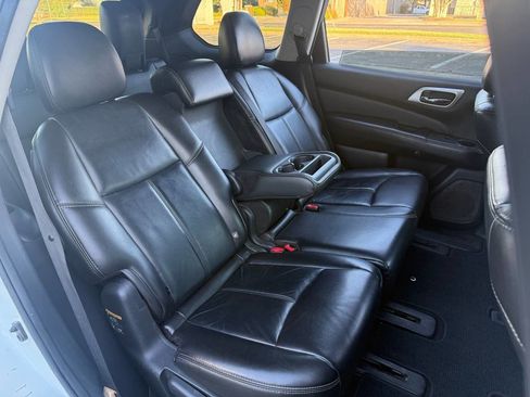 Used 2014 Nissan Pathfinder SL w/ SL Tech Package image 27