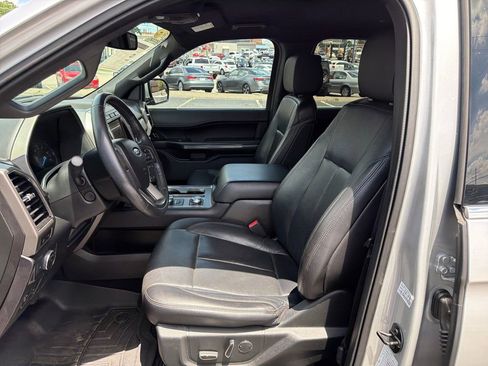 Used 2018 Ford Expedition Max XLT w/ Equipment Group 202A AWD/4WD image 28
