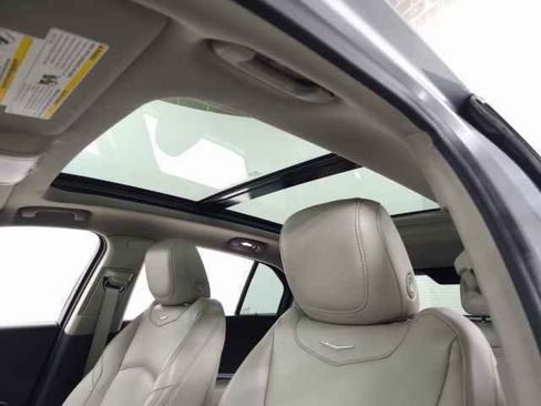 Used 2023 Cadillac XT4 Luxury w/ Cold Weather Package image 17