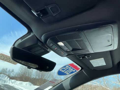 Used 2025 Chevrolet Equinox LT w/ Convenience Package II image 15