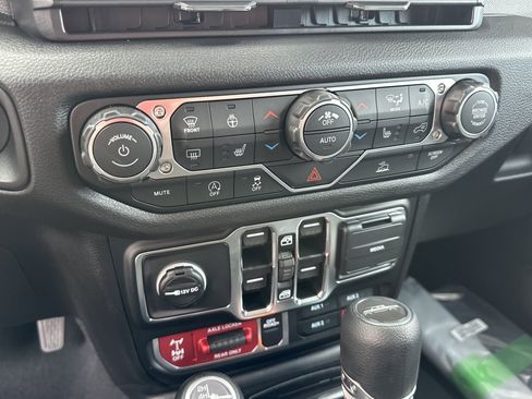 New 2026 Jeep Gladiator Willys image 5