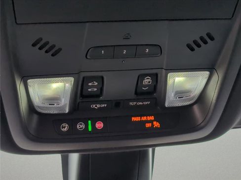 Used 2025 Chevrolet Blazer RS w/ Enhanced Convenience Package image 14