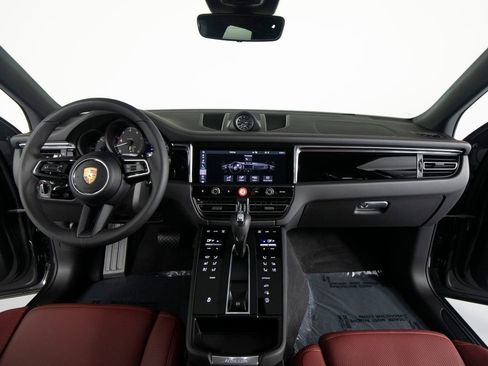 New 2026 Porsche Macan AWD/4WD image 32
