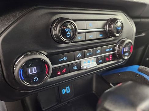Used 2023 Ford Bronco Black Diamond AWD/4WD image 21