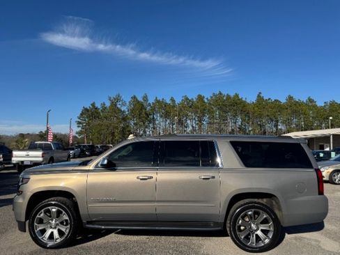 Used 2018 Chevrolet Suburban Premier image 6