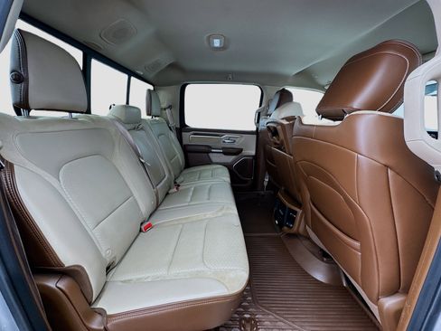 Used 2019 RAM 1500 Laramie image 17