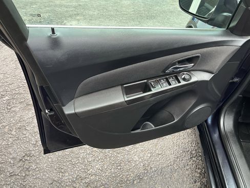 Used 2016 Chevrolet Cruze LT image 21