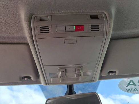 Used 2020 Volkswagen Tiguan SE FWD image 27