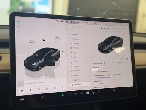 Used 2022 Tesla Model 3 image 8
